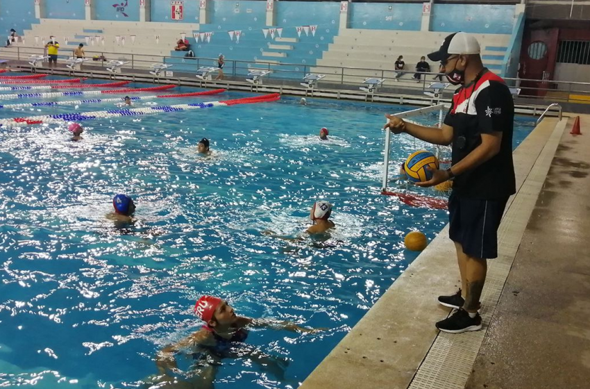  Selección femenina de waterpolo entrena en Trujillo