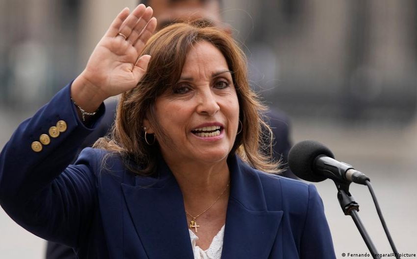  Dina Boluarte presenta proyecto de ley para ejercer presidencia virtual